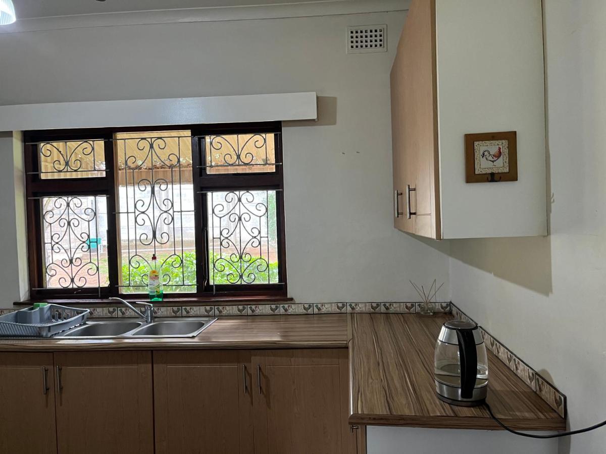 10 St Johns - House Port Shepstone Exterior foto